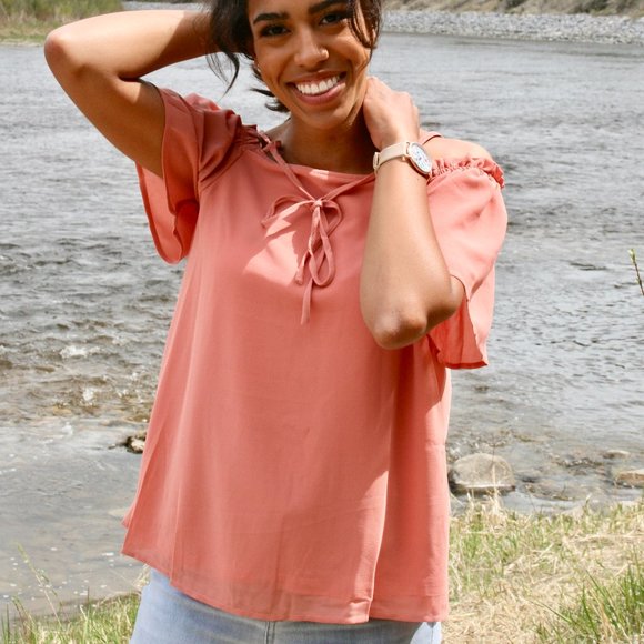 Peekaboo Shoulder Top - Picture 6 of 6